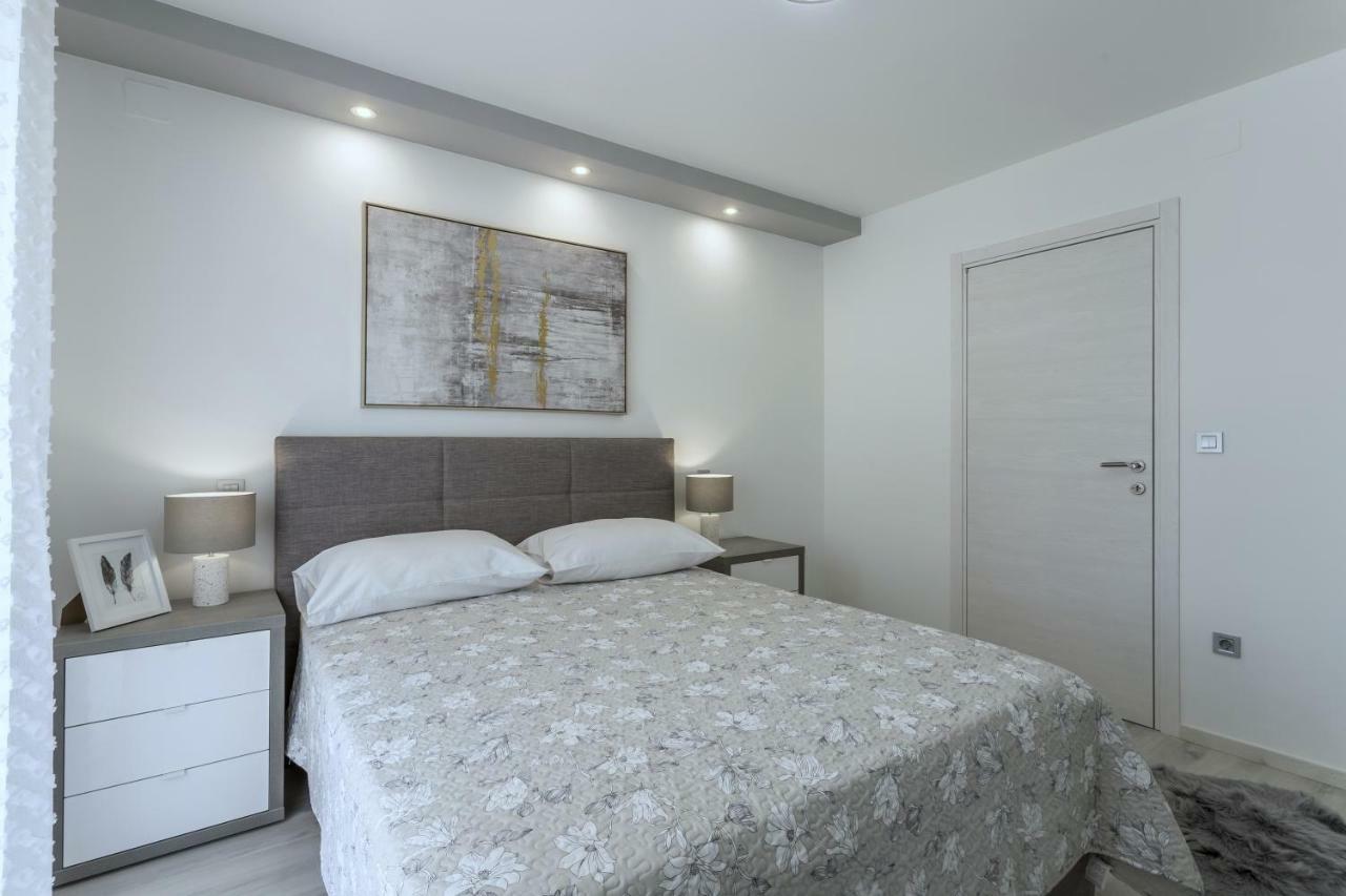 Villa Ema Kastela With Private Heated Pool Εξωτερικό φωτογραφία